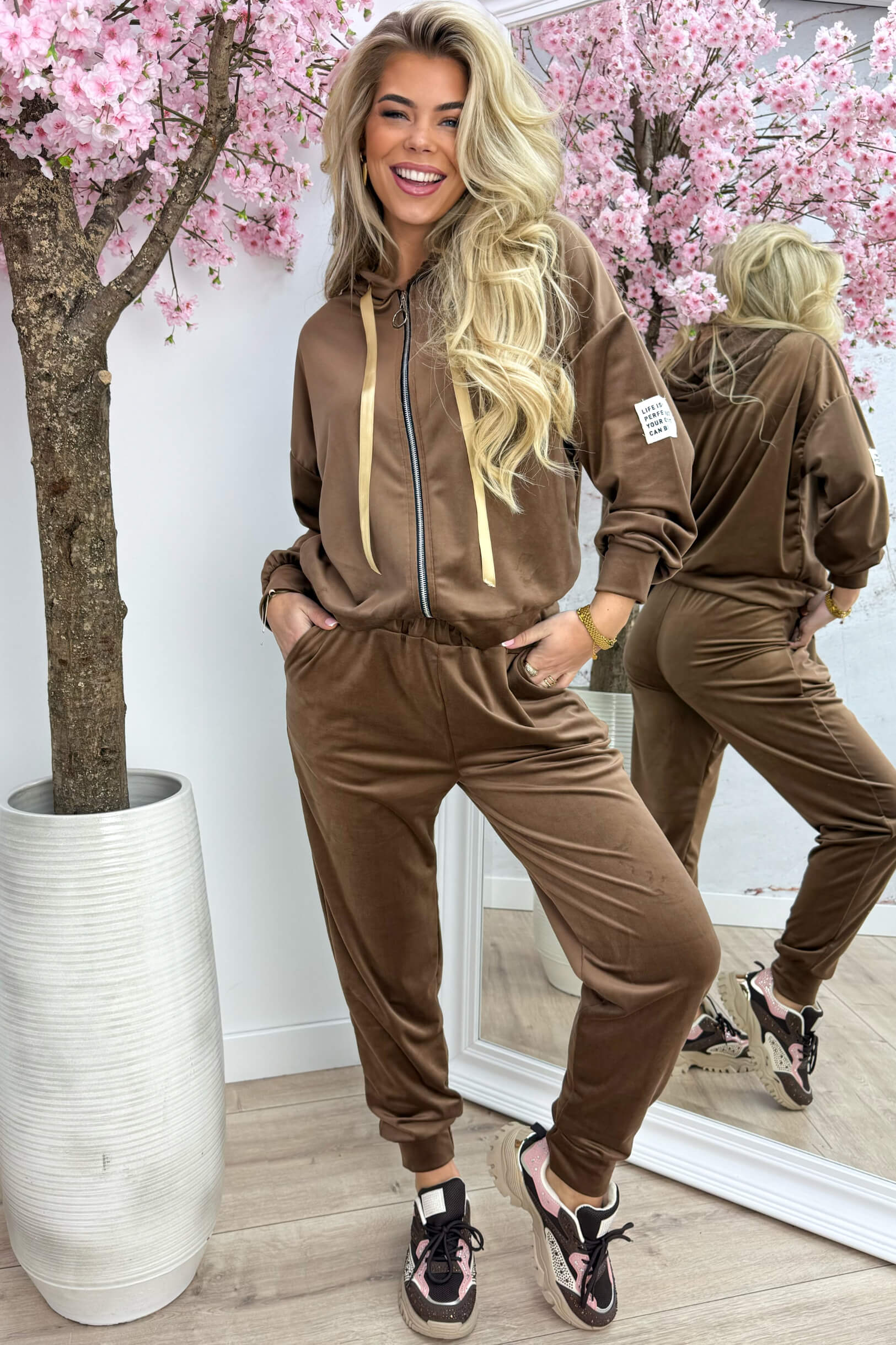 Velvet perfect embleem comfy co-ord - Cognac