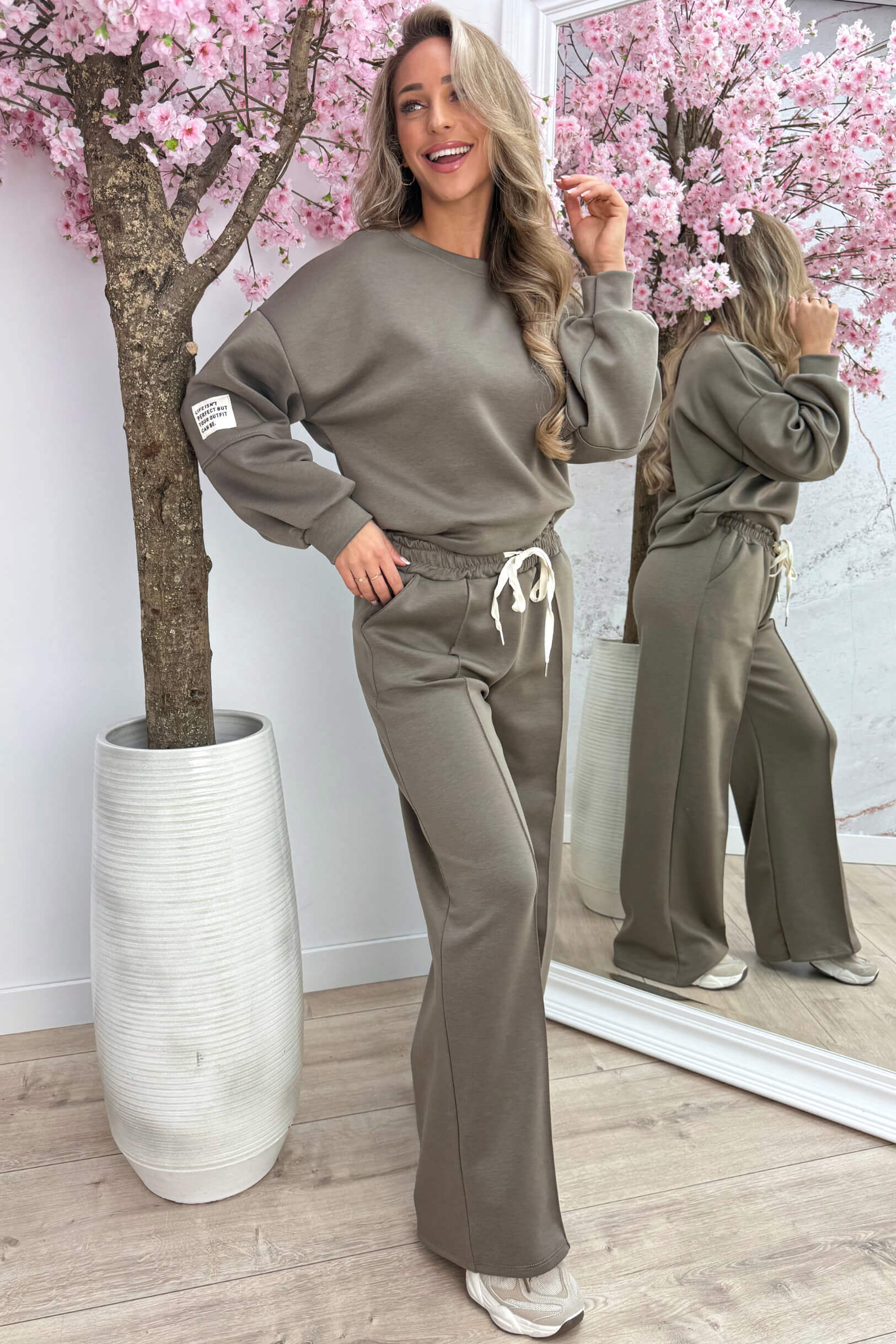 Perfect embleem comfy co-ord - Taupe