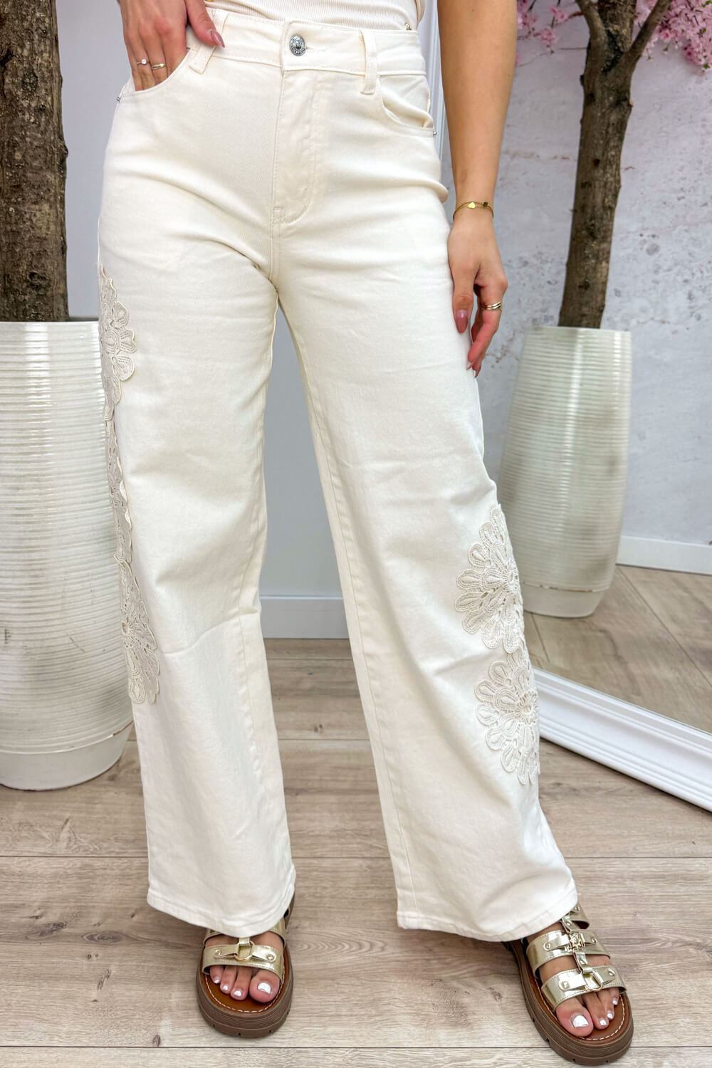 Embroidery bloom straight leg jeans - Beige