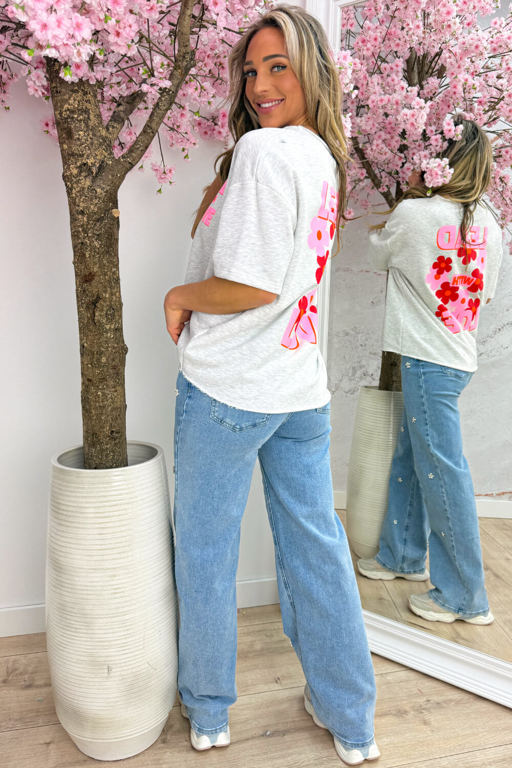 Lead with love oversized T-shirt - Lt. grijs