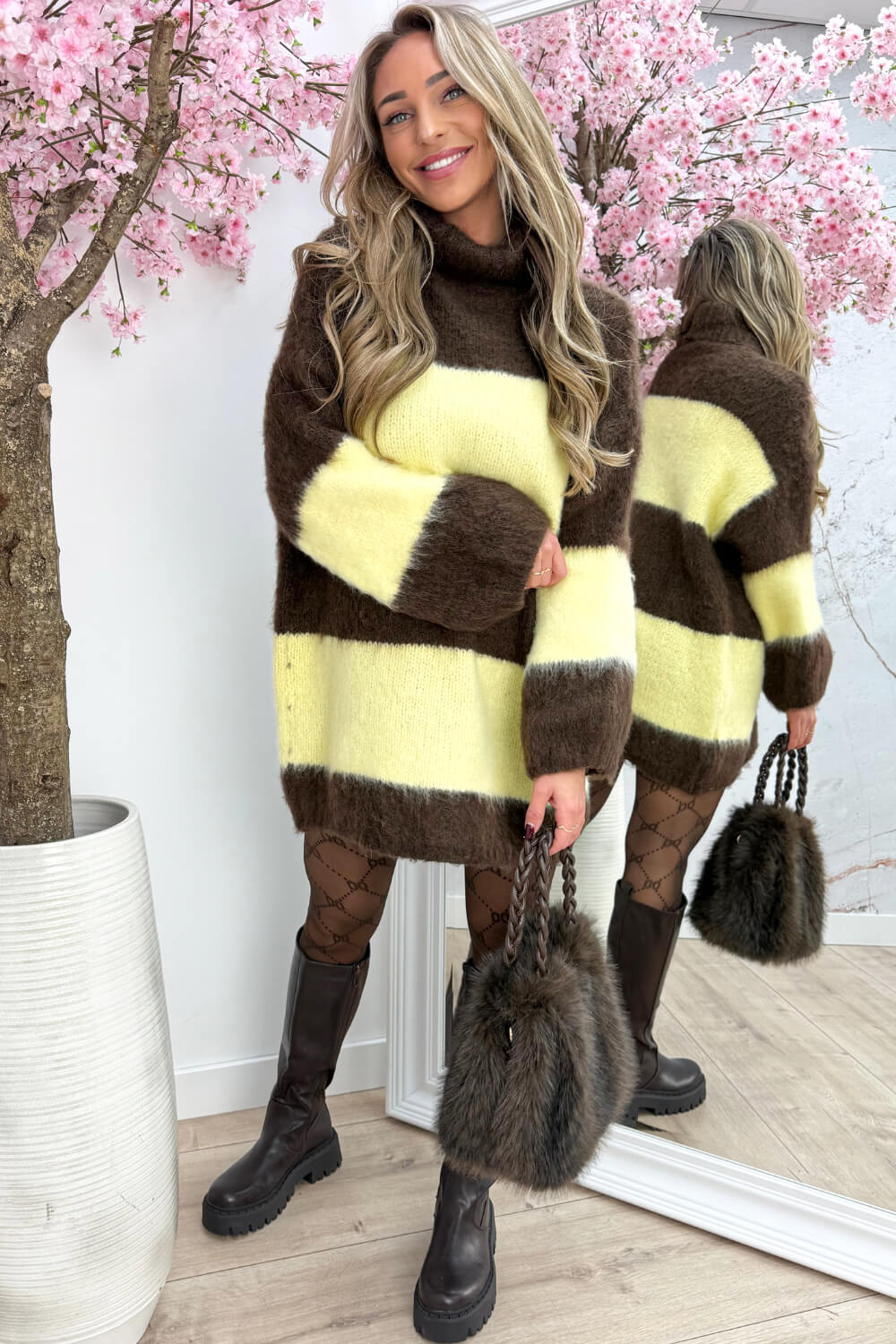 Soft and striped coll dress - Bruin