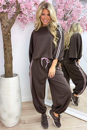 Chilling in stripes brown comfy co-ord - Roze
