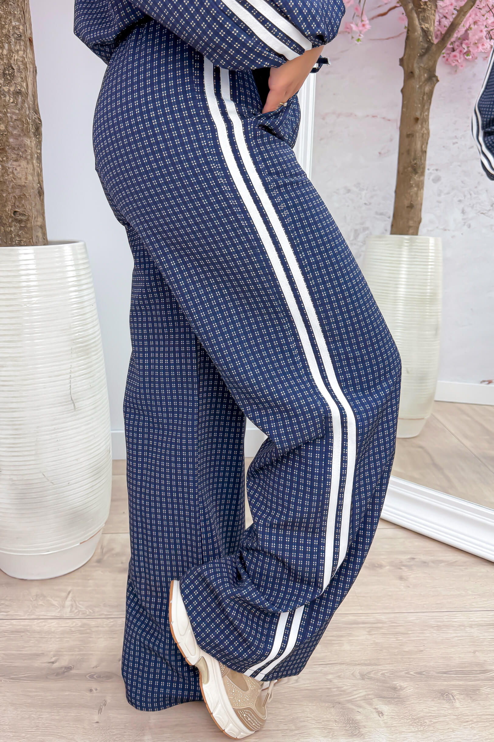 Check into style pants - Navy