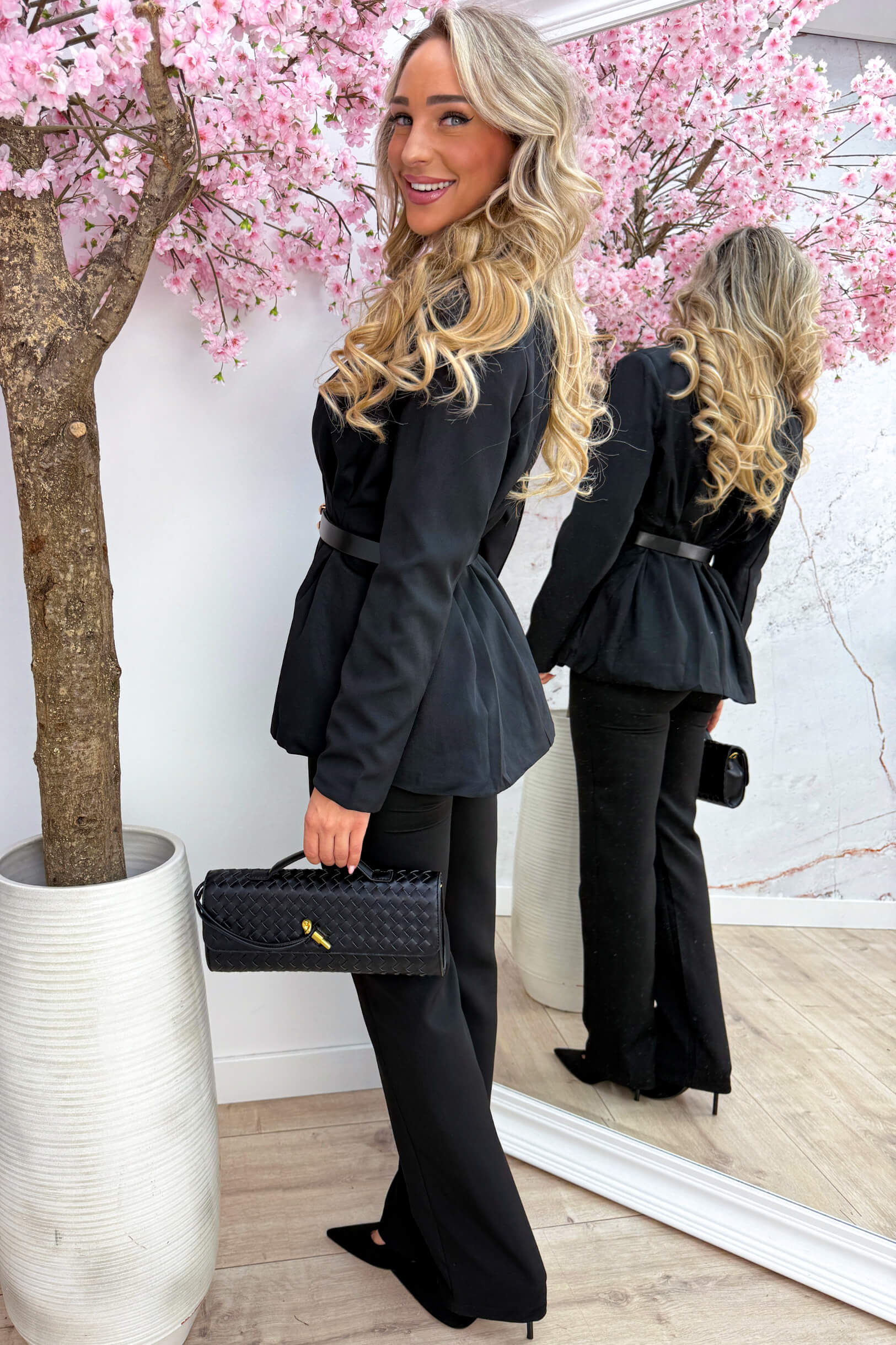 Inspired blazer (Incl. riem) - Zwart