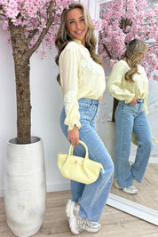 Colorful petal embroidery blouse - Geel