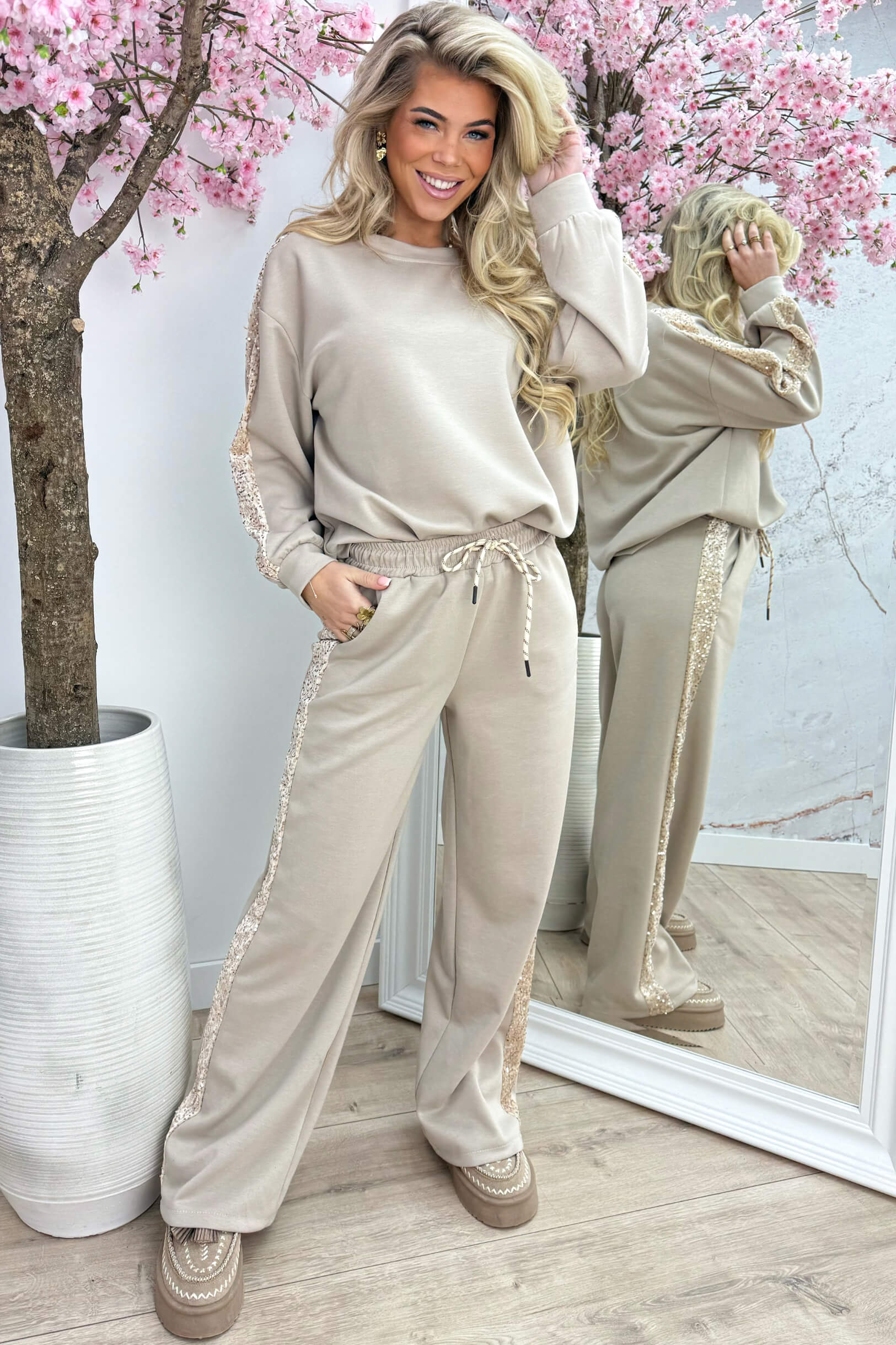Velvet paillet comfy co-ord - Beige