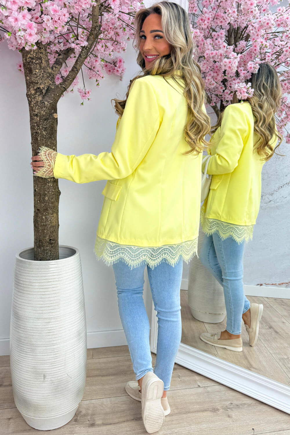 All about lace blazer - Geel