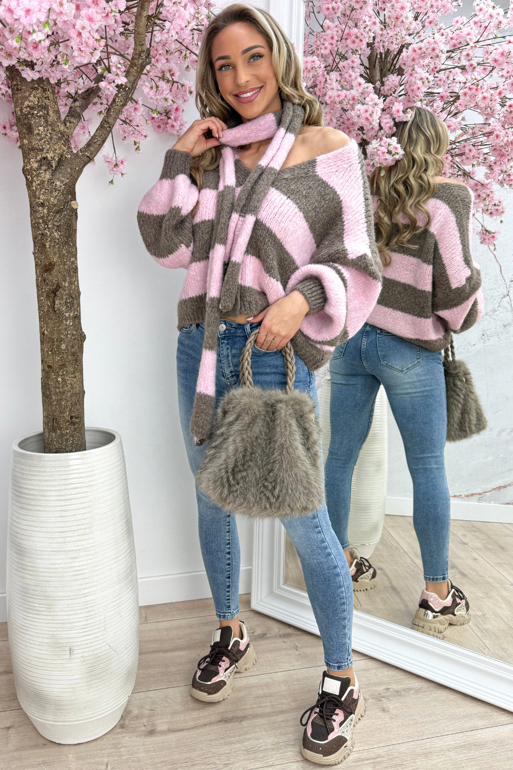 Wrapped in striped vest (incl. sjaal) - Roze