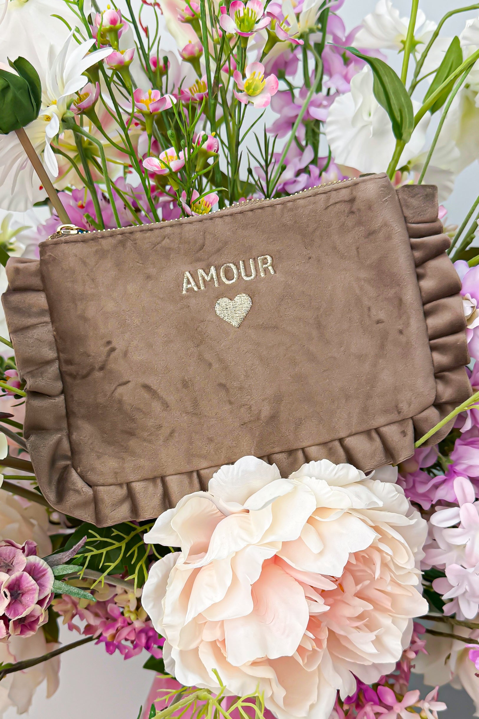 Amour ruffle suede make-up bag - Taupe