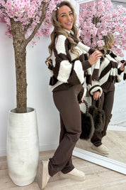 Wrapped in striped vest (incl. sjaal) - Beige