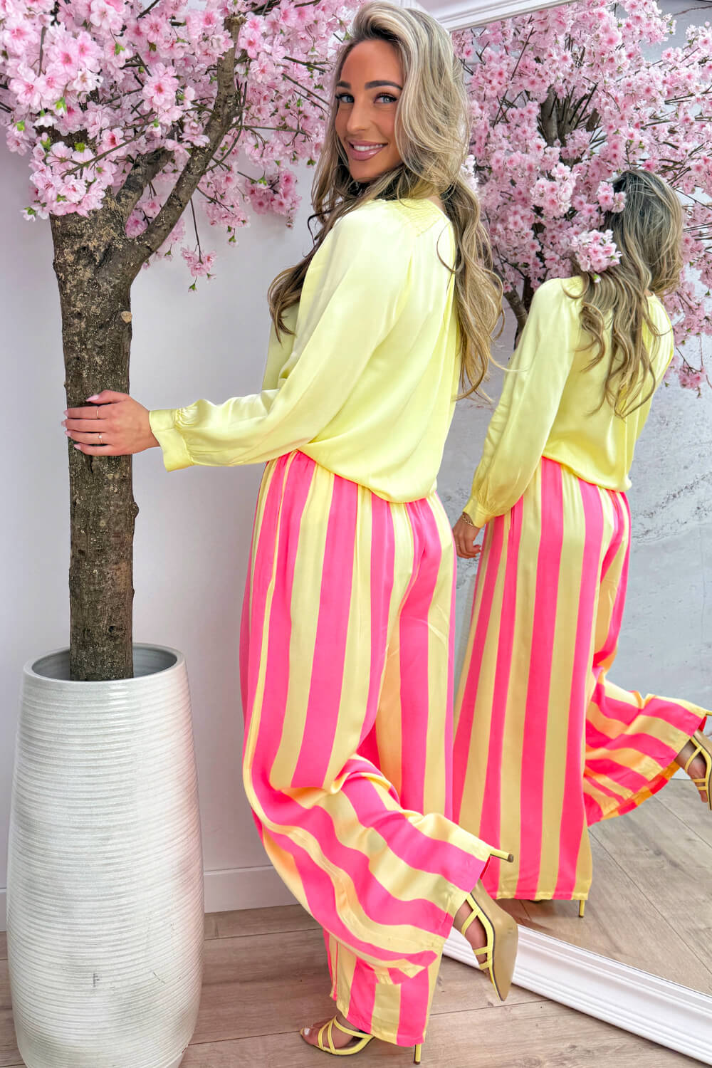 Silky basic blouse - Geel